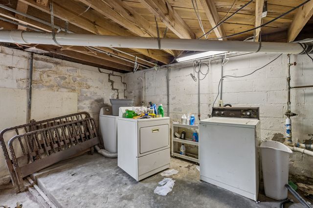 1112 Neelys Bend Rd, Madison, TN 37115