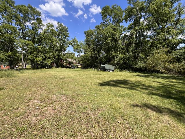 1112 Neelys Bend Rd, Madison, TN 37115