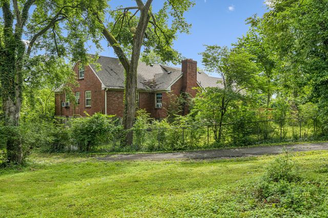 1112 Neelys Bend Rd, Madison, TN 37115