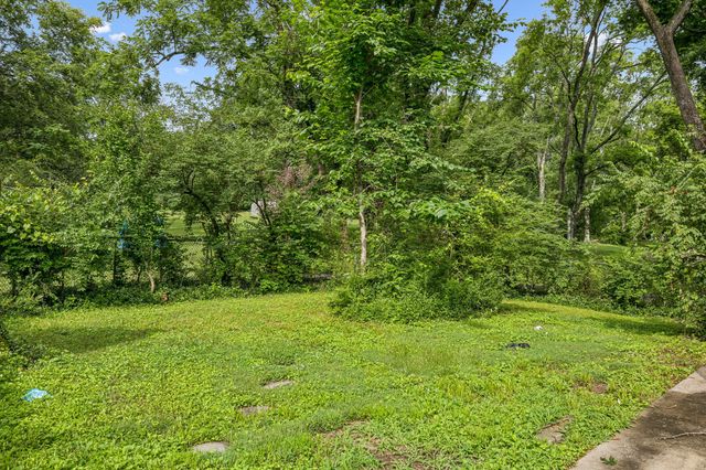 1112 Neelys Bend Rd, Madison, TN 37115