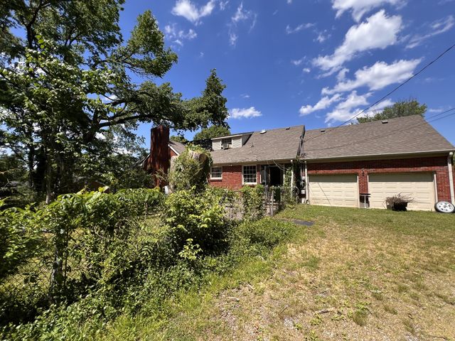 1112 Neelys Bend Rd, Madison, TN 37115