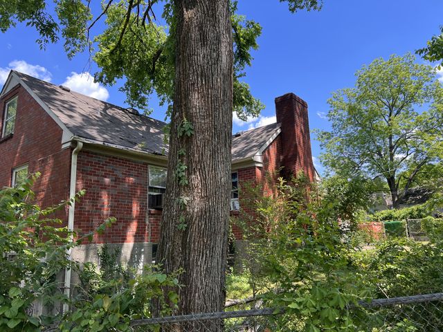 1112 Neelys Bend Rd, Madison, TN 37115