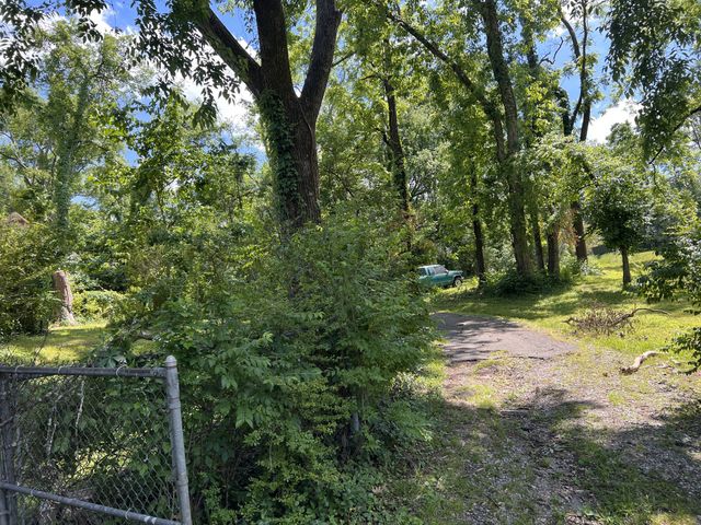 1112 Neelys Bend Rd, Madison, TN 37115