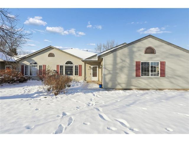1324 Carriage Drive #B, Hudson, WI 54016