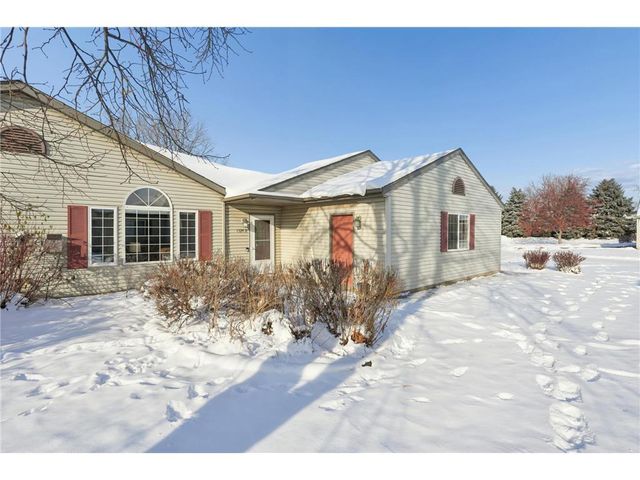 1324 Carriage Drive #B, Hudson, WI 54016