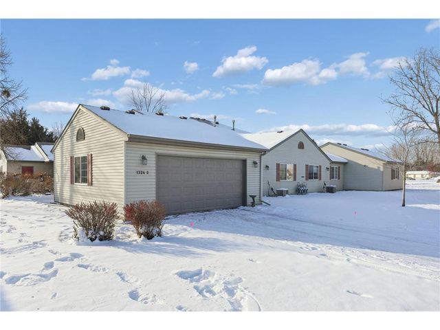 1324 Carriage Drive #B, Hudson, WI 54016