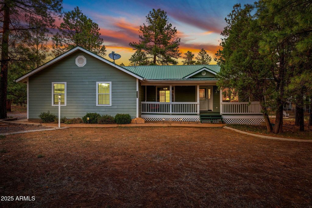 2236 CROSS COUNTRY Road, Overgaard, AZ 85933