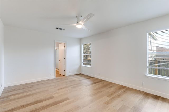 109 Orange Tree LN, Georgetown, TX 78626