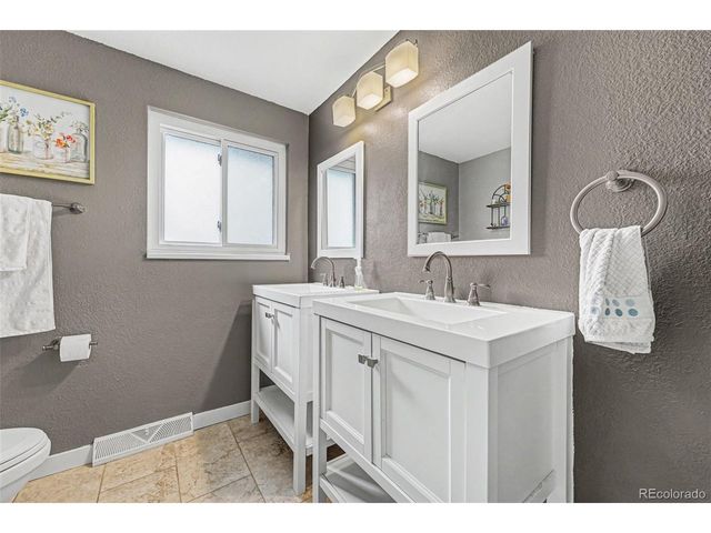 7184 W Walden Dr, Littleton, CO 80128