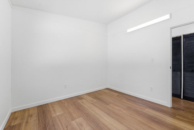 37 Sun Valley Rd, Holyoke, MA 01040