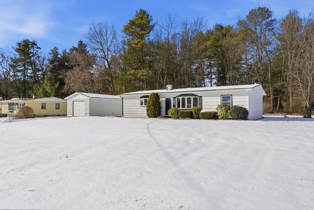 37 Sun Valley Rd, Holyoke, MA 01040
