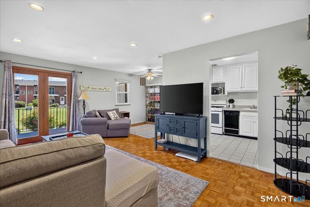 49 East Broadway B, Milford, CT 06460