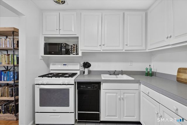 49 East Broadway B, Milford, CT 06460