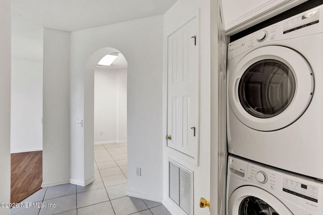 7801 POINT MEADOWS Drive 7308, Jacksonville, FL 32256
