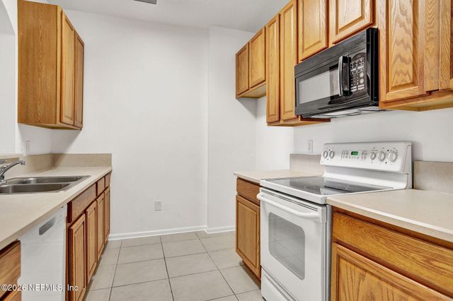 7801 POINT MEADOWS Drive 7308, Jacksonville, FL 32256