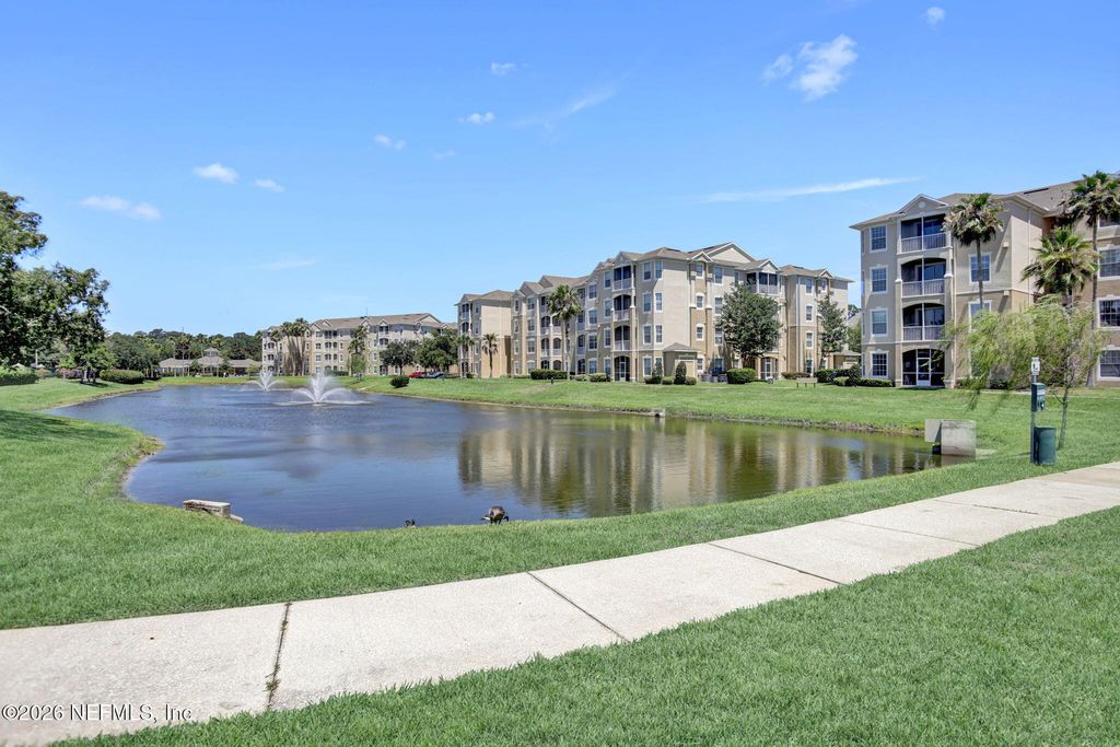 7801 POINT MEADOWS Drive 7308, Jacksonville, FL 32256