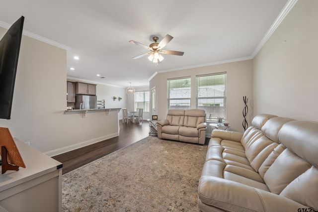 6074 Hamilton Meadows Way, Tyler, TX 75703