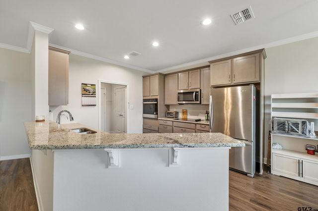 6074 Hamilton Meadows Way, Tyler, TX 75703