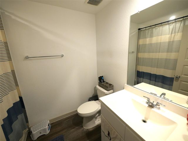 1044 Marina Bay Drive, Alvin, TX 77511