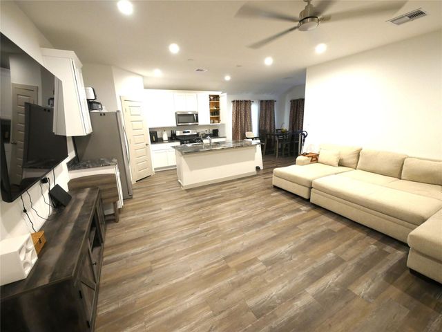 1044 Marina Bay Drive, Alvin, TX 77511