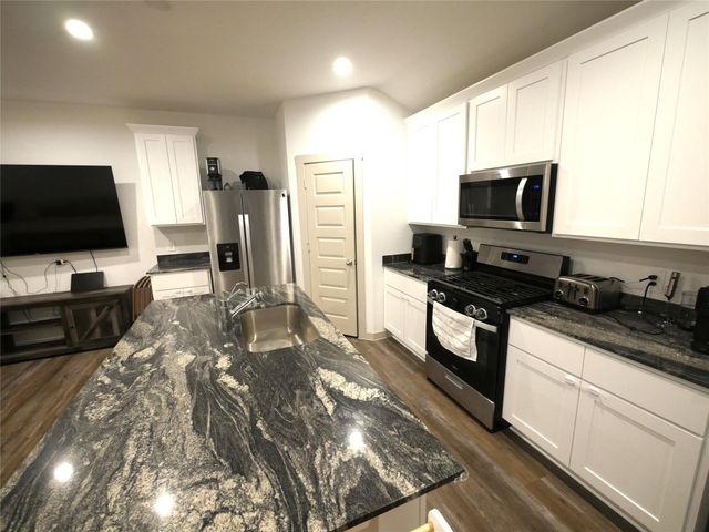 1044 Marina Bay Drive, Alvin, TX 77511