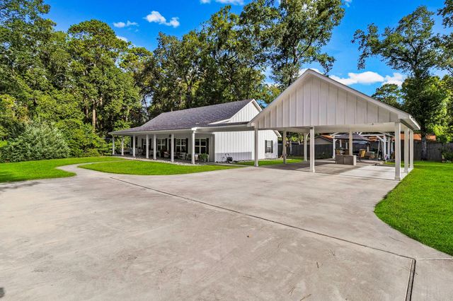1012 W Jones Street, Livingston, TX 77351