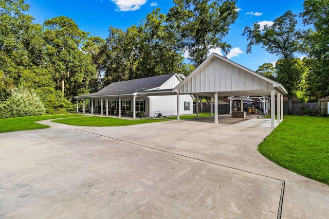 1012 W Jones Street, Livingston, TX 77351