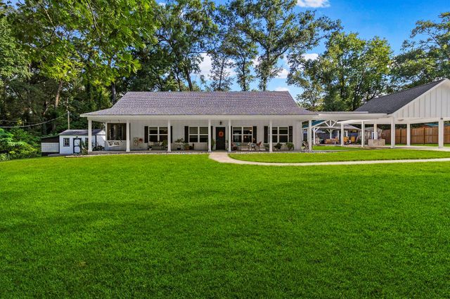 1012 W Jones Street, Livingston, TX 77351