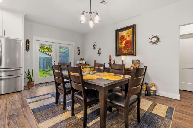 1012 W Jones Street, Livingston, TX 77351