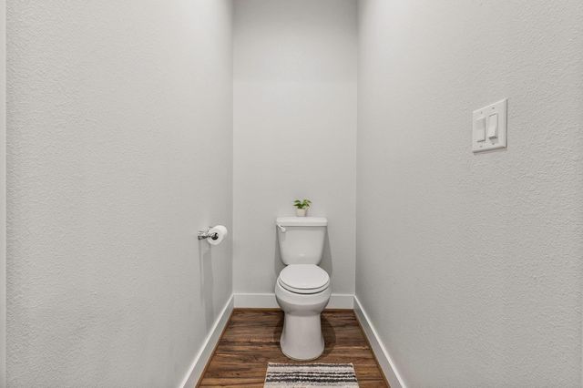 1012 W Jones Street, Livingston, TX 77351