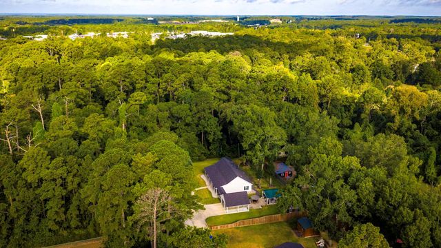 1012 W Jones Street, Livingston, TX 77351