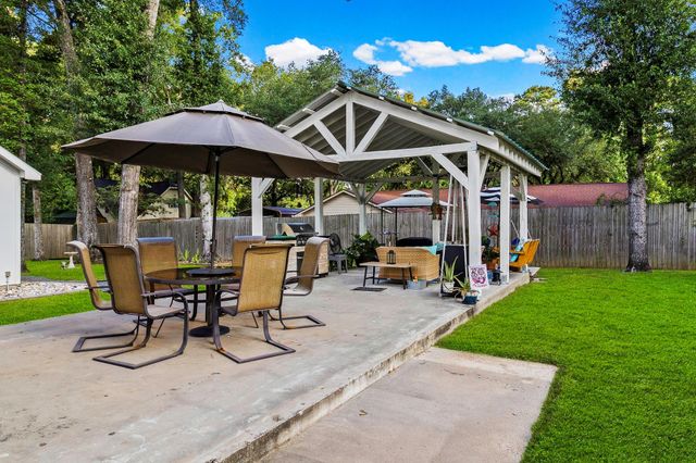 1012 W Jones Street, Livingston, TX 77351
