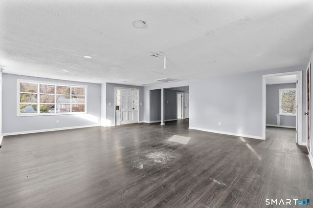 61 Flyers Drive, Norwich, CT 06360
