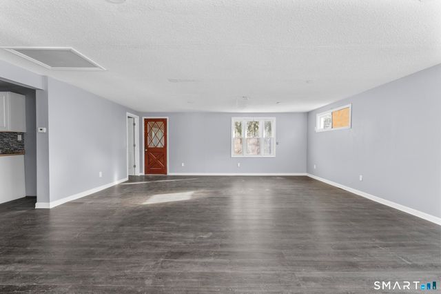 61 Flyers Drive, Norwich, CT 06360