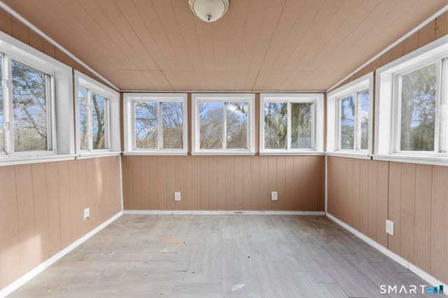 61 Flyers Drive, Norwich, CT 06360