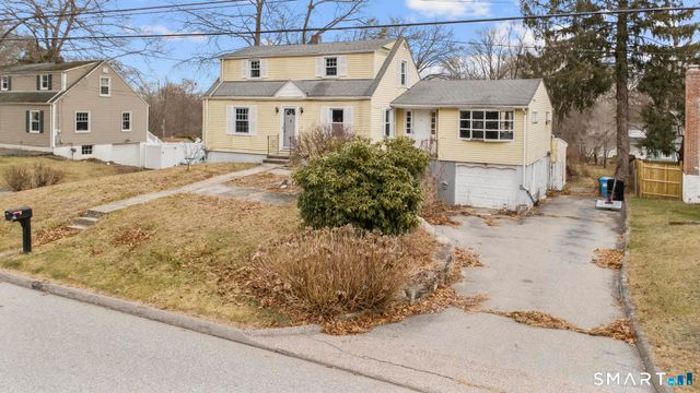 61 Flyers Drive, Norwich, CT 06360