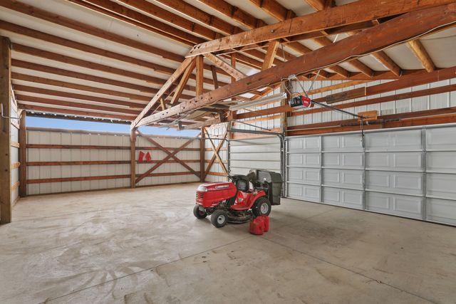 14615 W Lance Hill Rd, Cheney, WA 99004