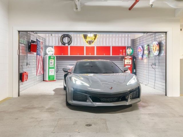 12 Stoneholm Pk:3, Boston, NE 68116