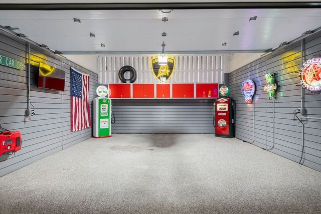 12 Stoneholm Pk:3, Boston, NE 68116