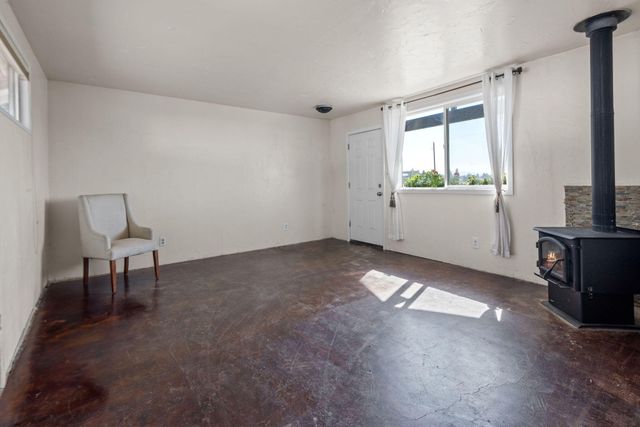 65070 Highway 20, Bend, OR 97703