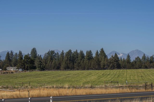 65070 Highway 20, Bend, OR 97703