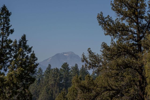 65070 Highway 20, Bend, OR 97703