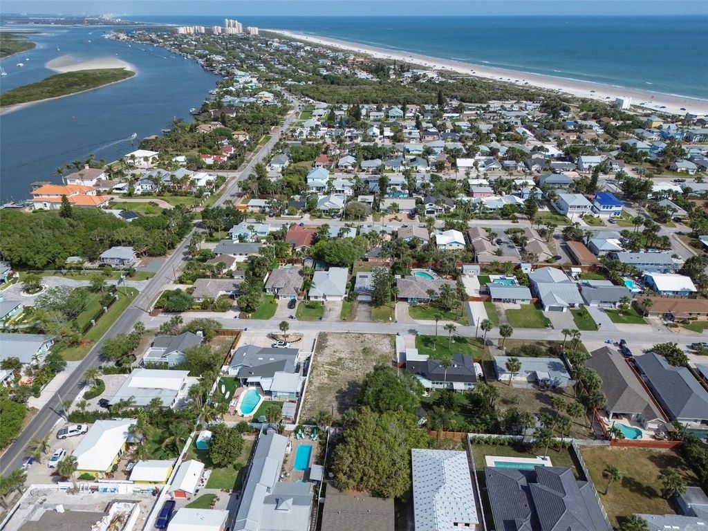 Image 12 of property listing at 209 NORMANDY AVENUE, New Smyrna Beach, FL 32169