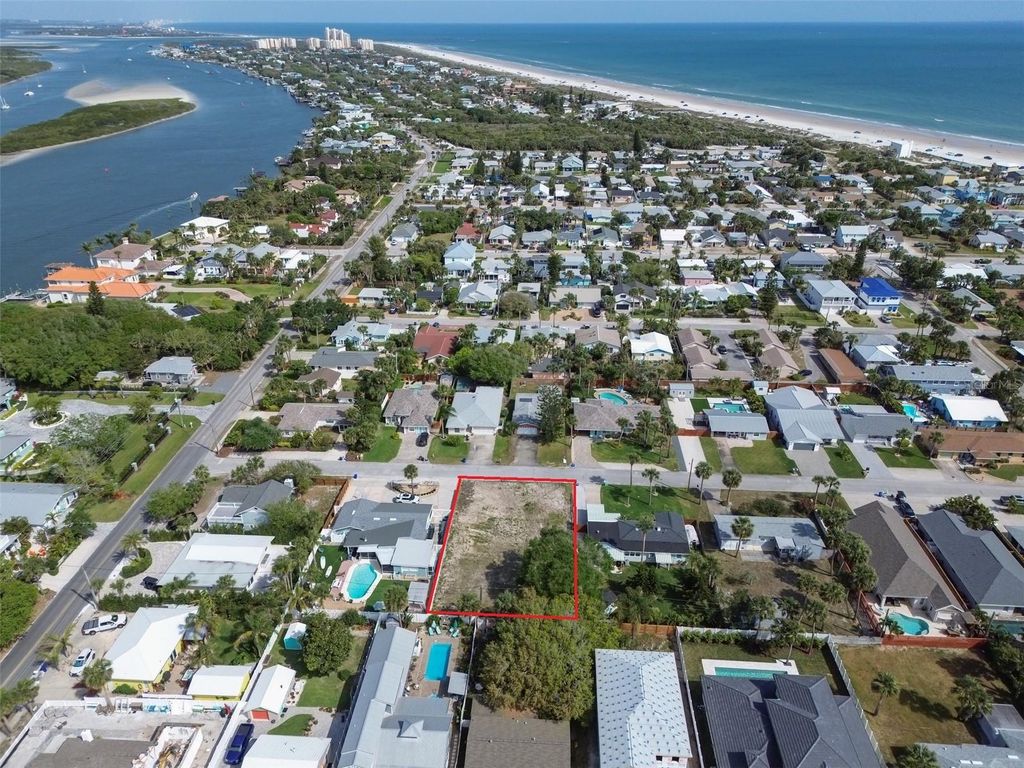 Image 7 of property listing at 209 NORMANDY AVENUE, New Smyrna Beach, FL 32169