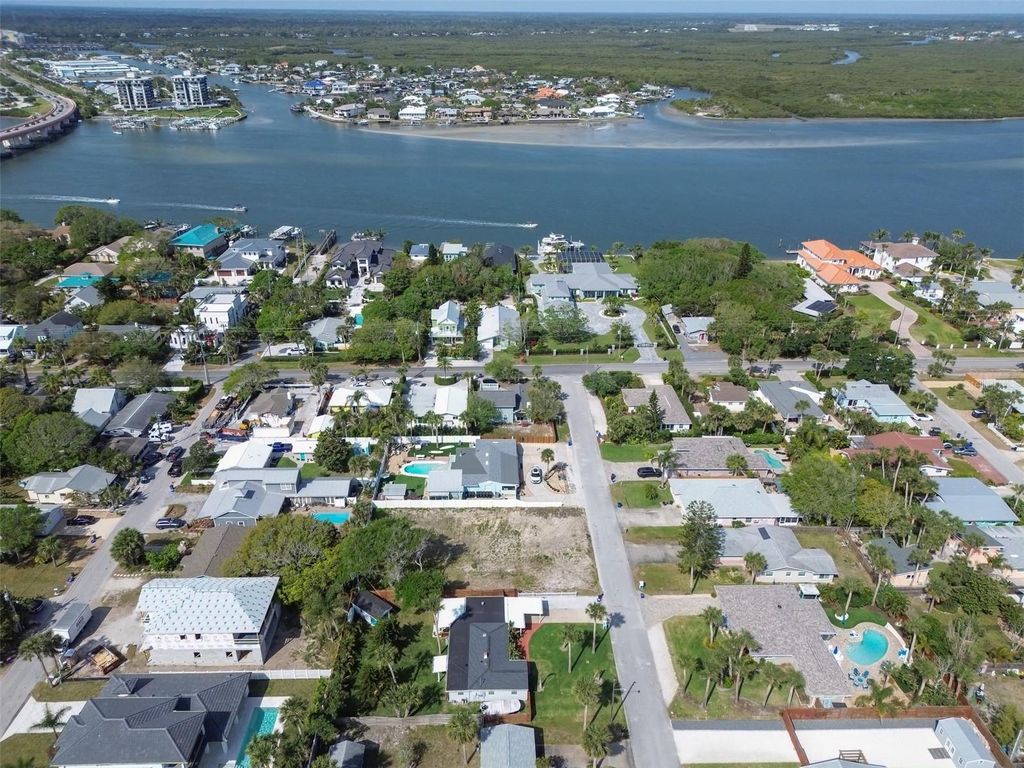 Image 9 of property listing at 209 NORMANDY AVENUE, New Smyrna Beach, FL 32169