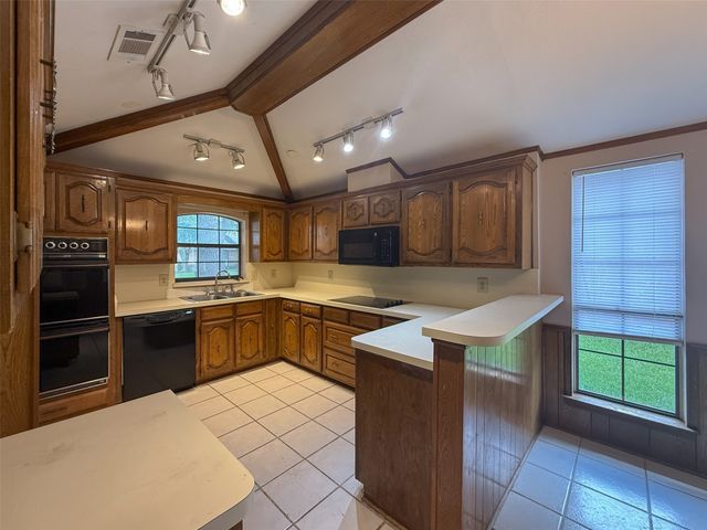 6643 Garlinghouse Lane, Dallas, TX 75252