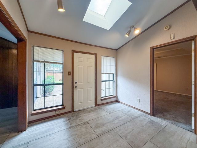 6643 Garlinghouse Lane, Dallas, TX 75252