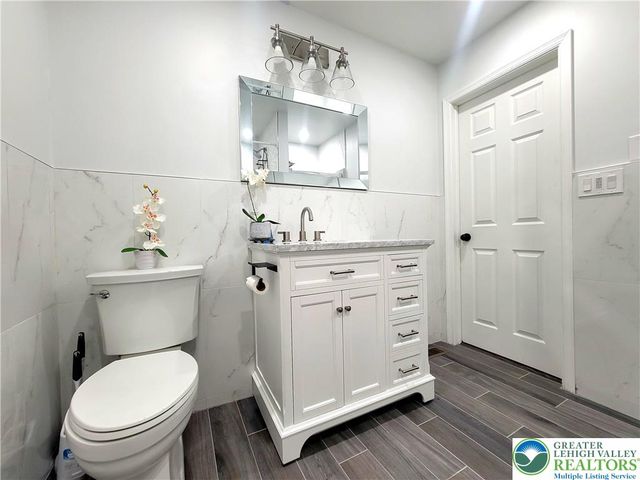 6395 CHEROKEE Trail, Coolbaugh Twp, PA 18466
