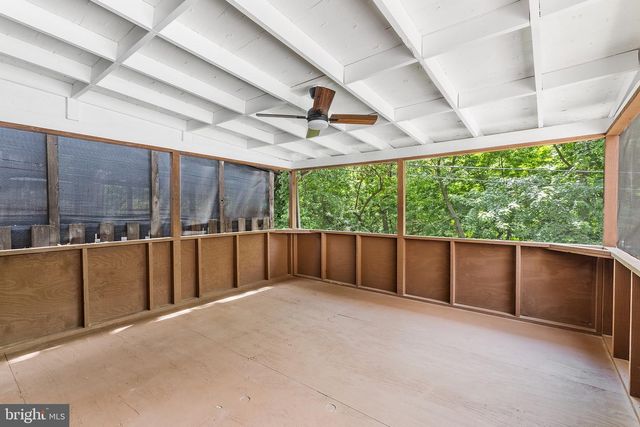 390 GLEN COVE, Collingdale, PA 19023