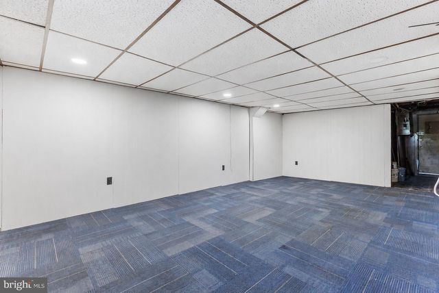 390 GLEN COVE, Collingdale, PA 19023